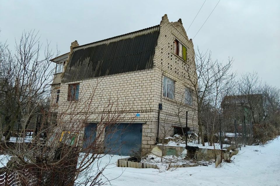 Продаётся 2-этажный дом, 250 м²