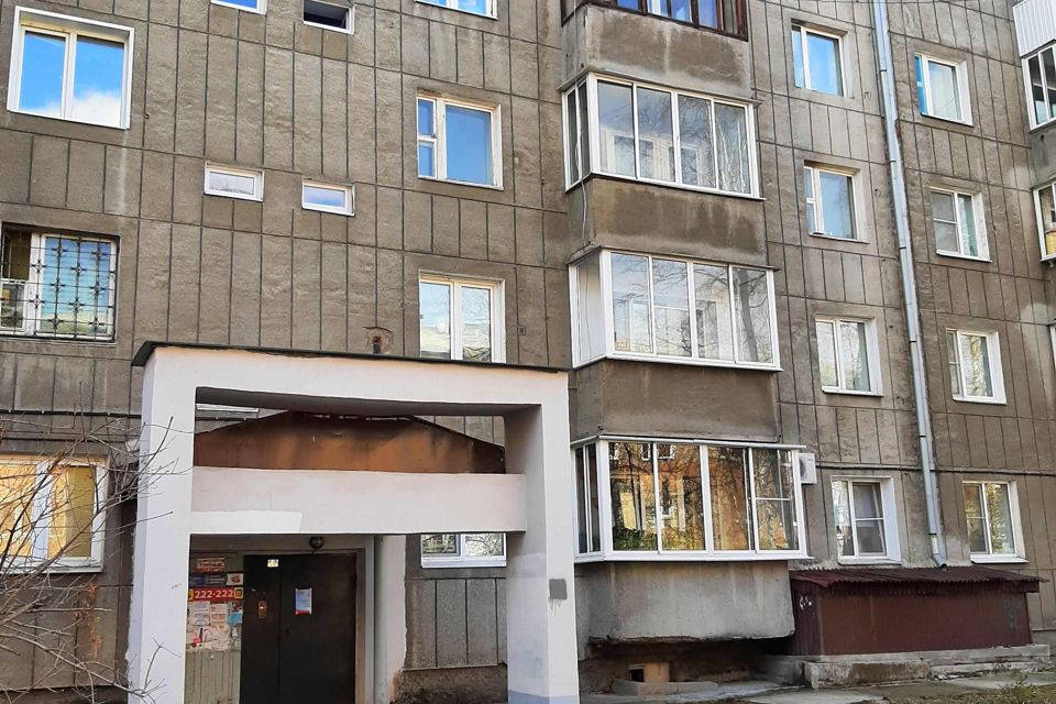 Продаётся 3-комнатная квартира, 63.8 м²