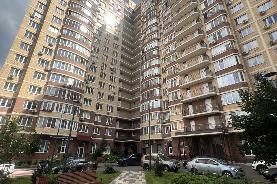 Продаётся 1-комнатная квартира, 47.5 м²