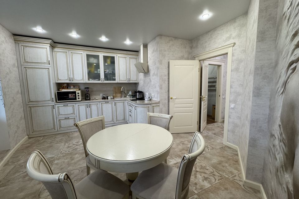 Продаётся 1-комнатная квартира, 60.4 м²