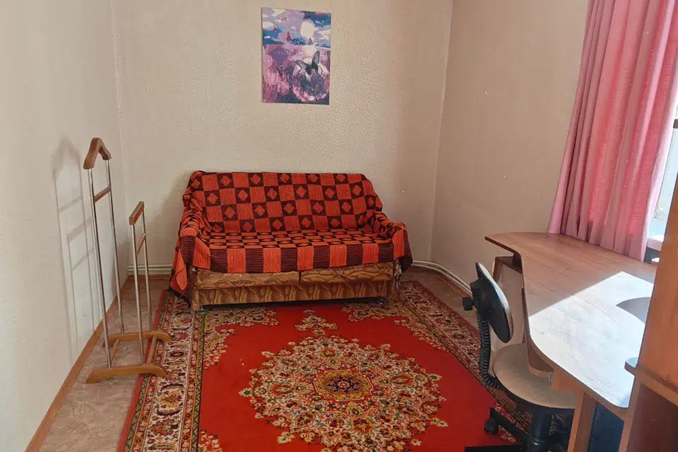 Продаётся 4-комнатная квартира, 61.2 м²