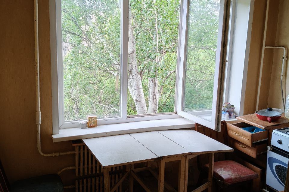 Продаётся 4-комнатная квартира, 66.4 м²
