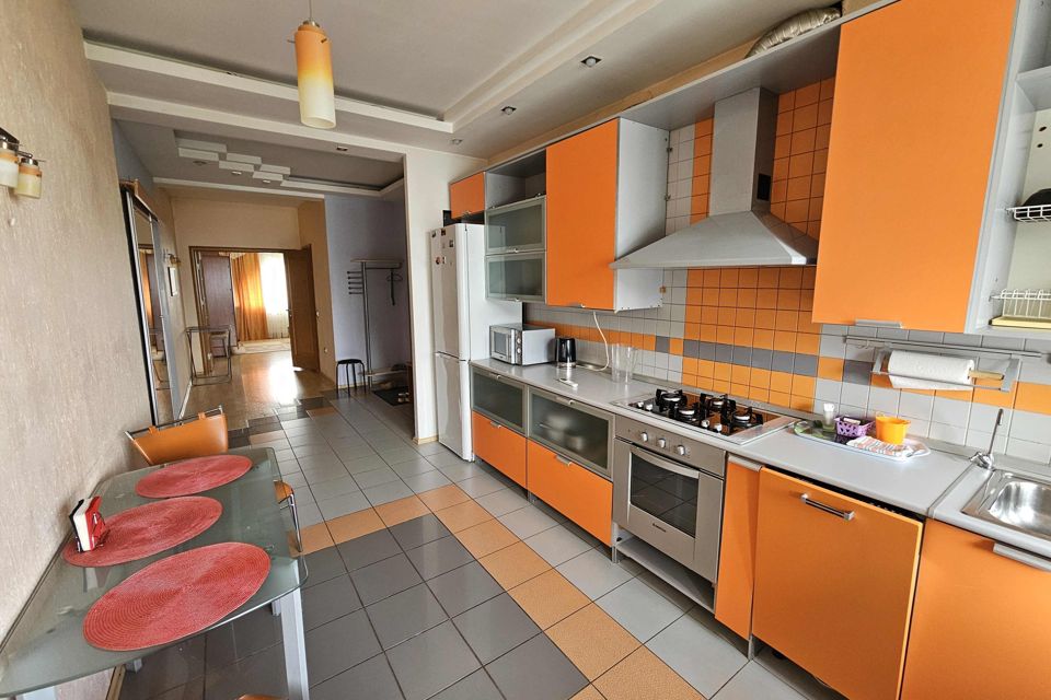 Сдаётся 1-комнатная квартира, 55 м²