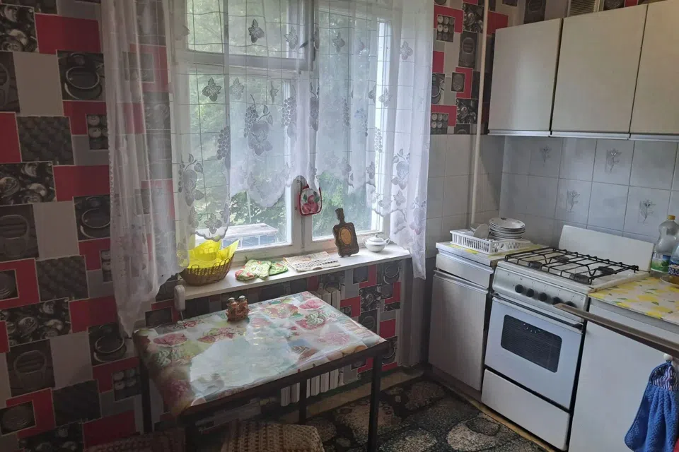 Продаётся 3-комнатная квартира, 44 м²