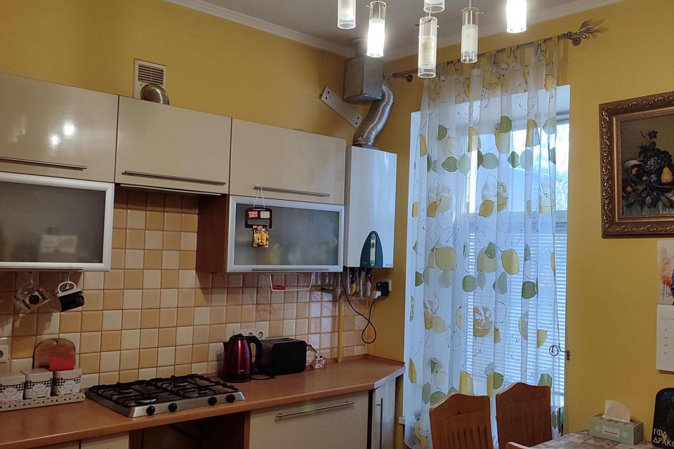 Продаётся 4-комнатная квартира, 96 м²