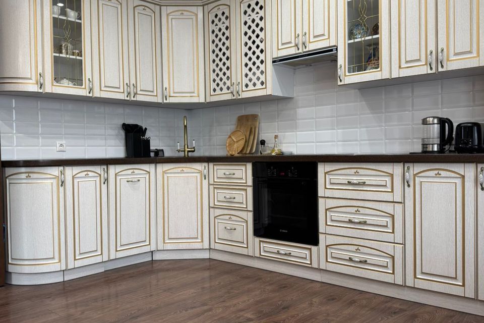 Продаётся 4-комнатная квартира, 154.4 м²