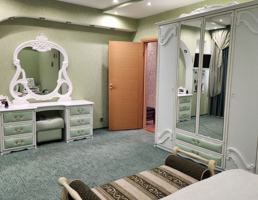 Продаётся 3-комнатная квартира, 101.4 м²