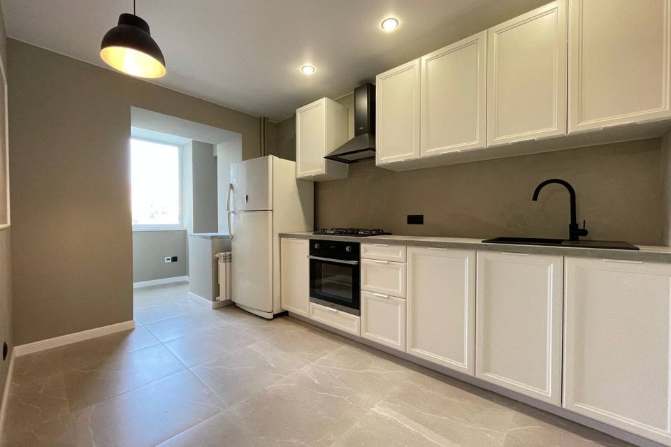 Продаётся 1-комнатная квартира, 42.3 м²