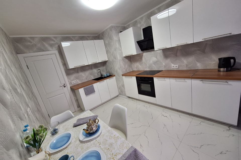 Сдаётся 2-комнатная квартира, 75 м²