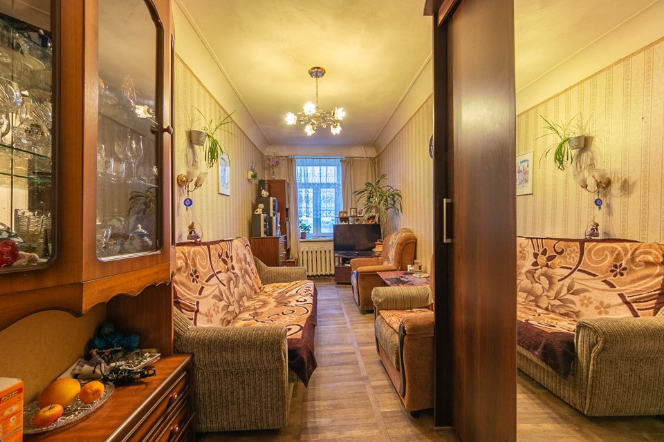 Продаётся 4-комнатная квартира, 151.5 м²