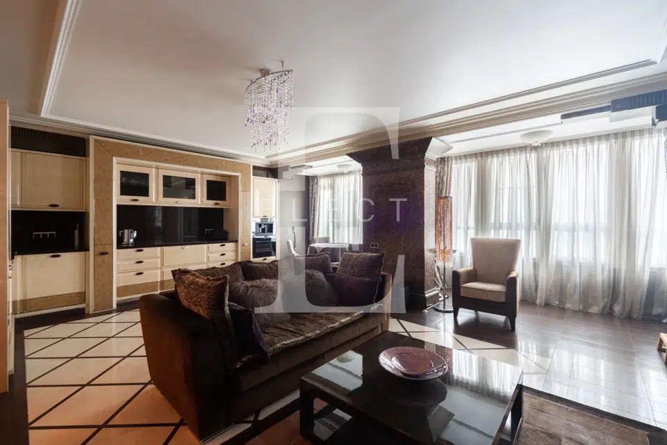 Продаётся 3-комнатная квартира, 109.1 м²