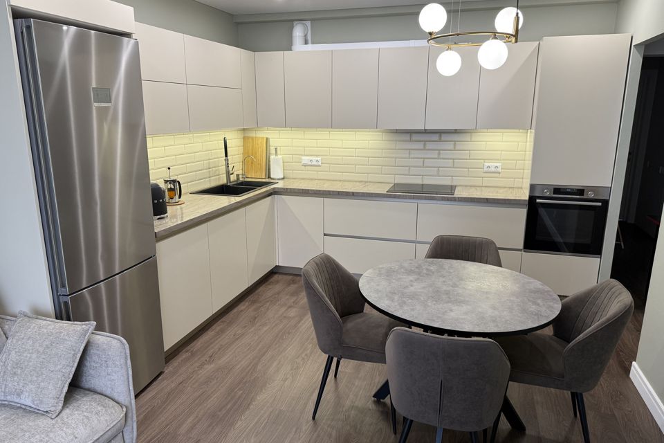 Продаётся 2-комнатная квартира, 67.4 м²
