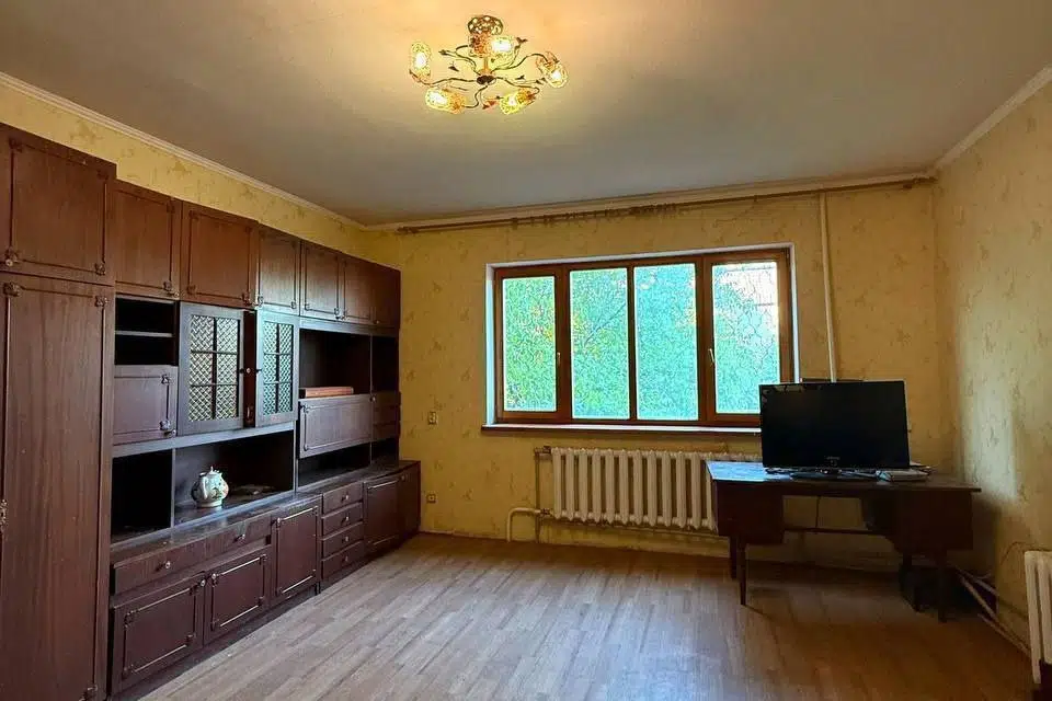 Продаётся 3-этажный дом, 360 м²