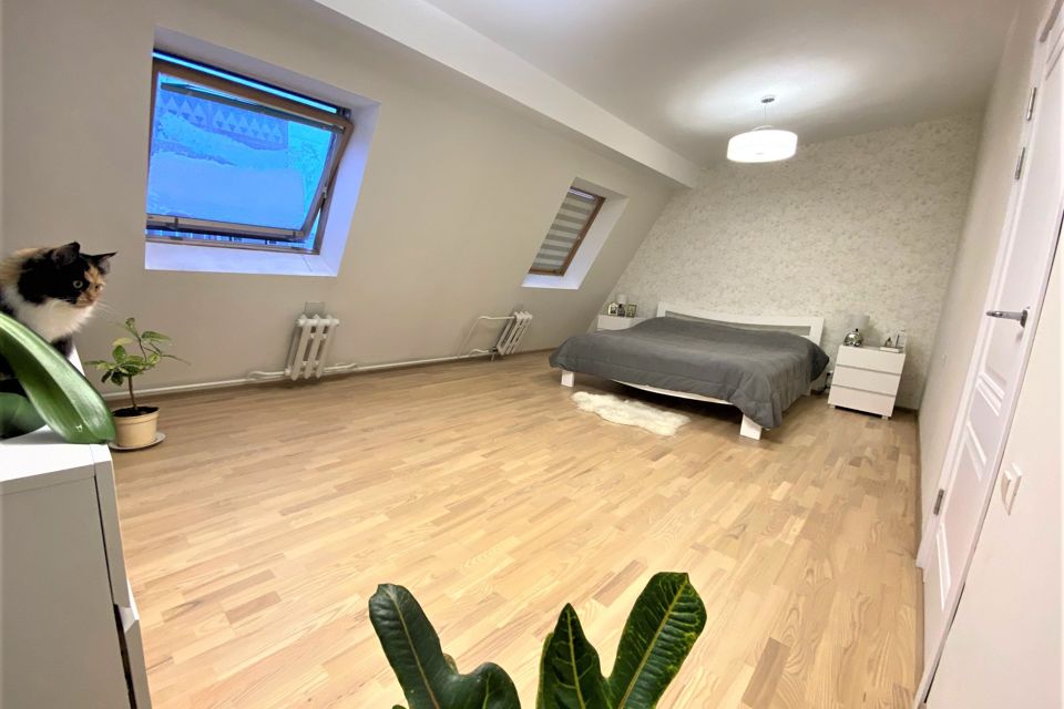 Продаётся 5-комнатная квартира, 113.7 м²