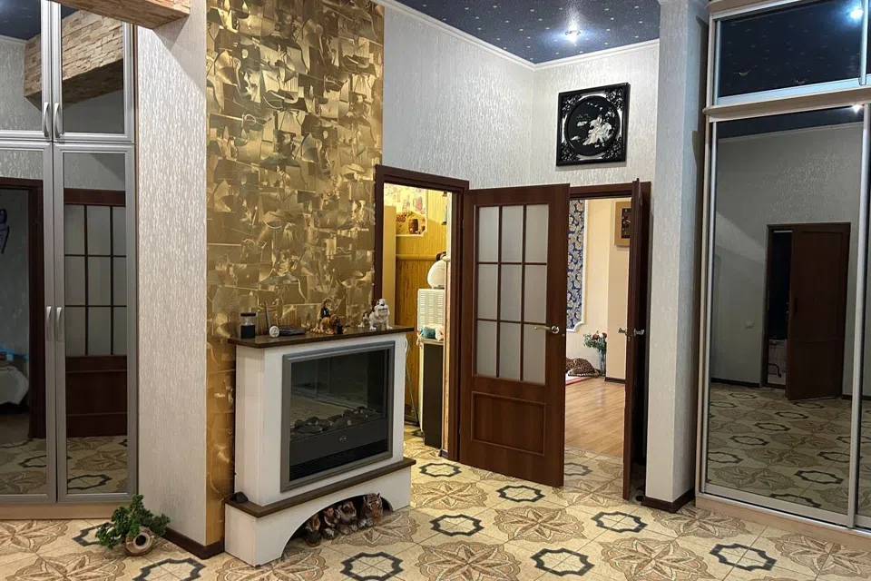 Продаётся 3-комнатная квартира, 105 м²