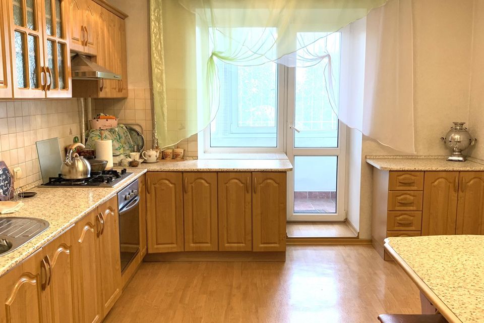 Продаётся 3-комнатная квартира, 118 м²