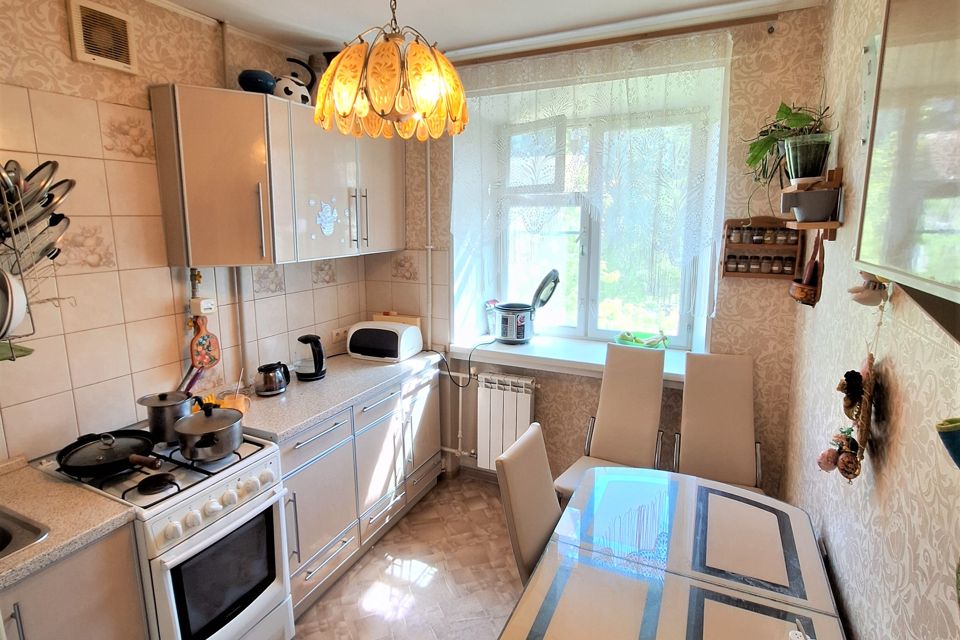 Продаётся 3-комнатная квартира, 57.3 м²