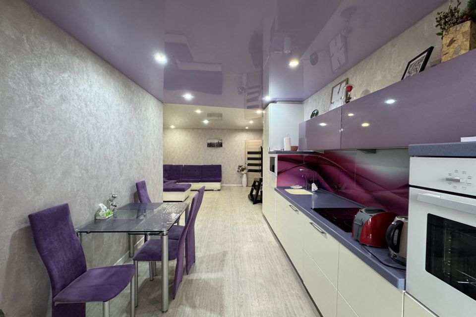 Продаётся 4-комнатная квартира, 104 м²