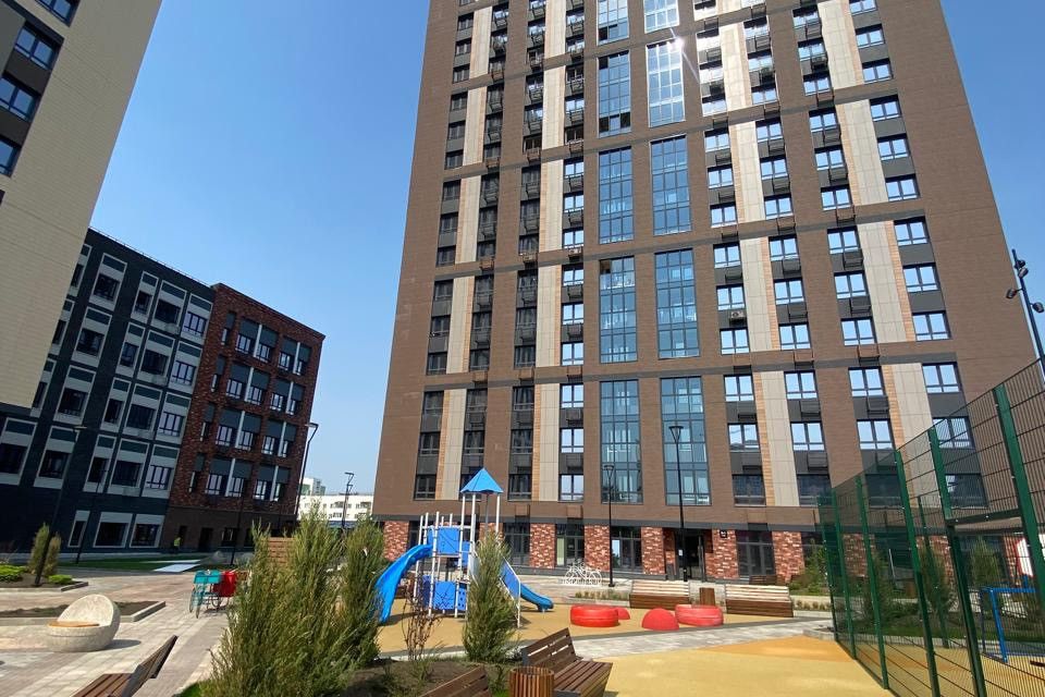 Продаётся 1-комнатная квартира, 66 м²