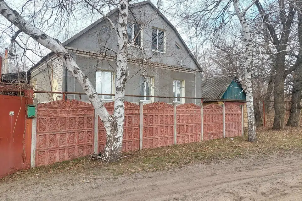 Продаётся 2-этажный дом, 182 м²