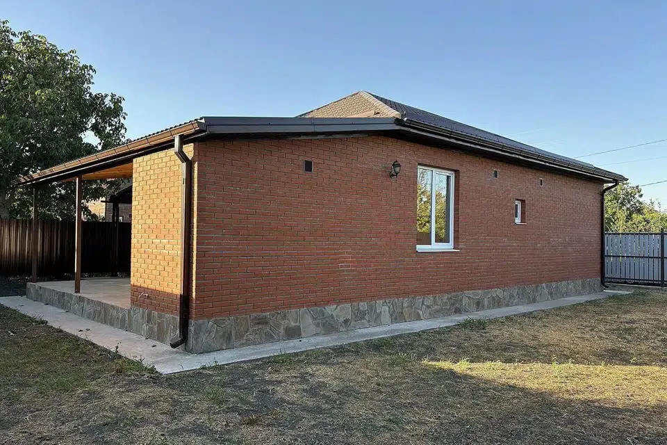 Продаётся 3-этажный дом, 105 м²