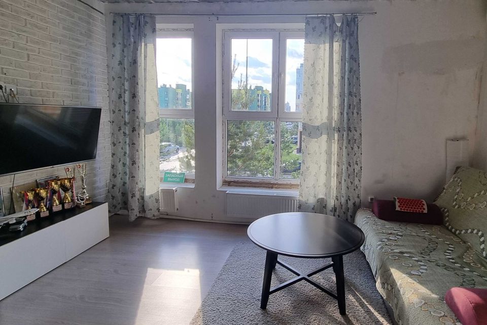 Продаётся 1-комнатная квартира, 42.3 м²