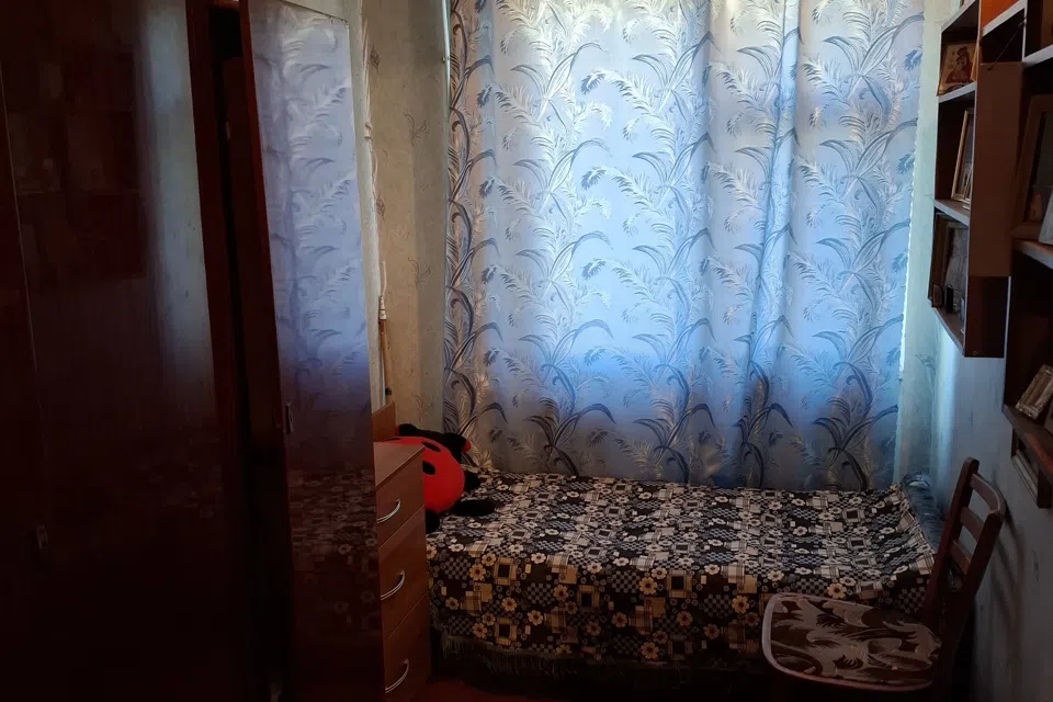 Продаётся 4-комнатная квартира, 57 м²