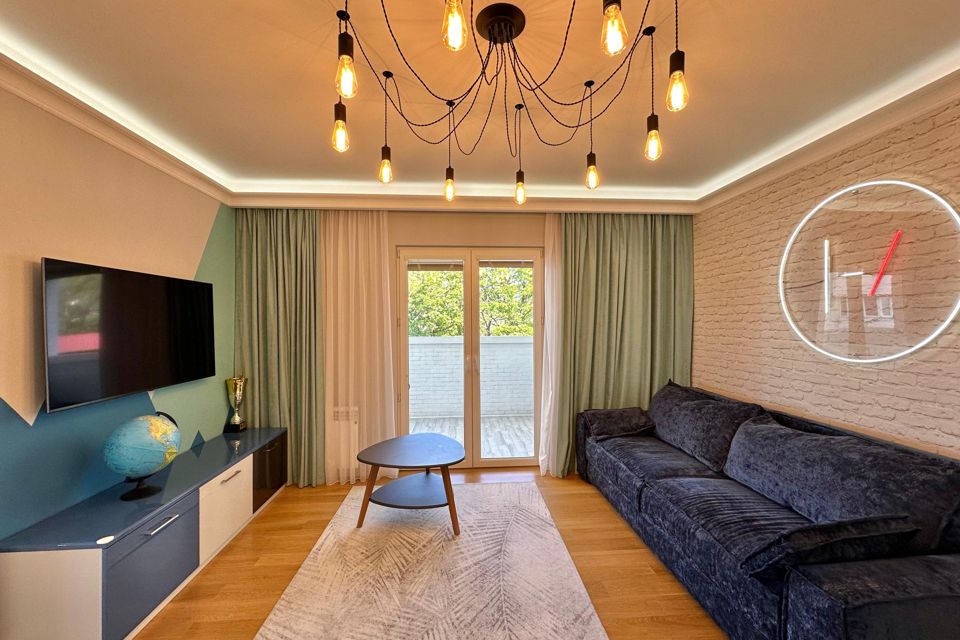 Продаётся 4-комнатная квартира, 189 м²