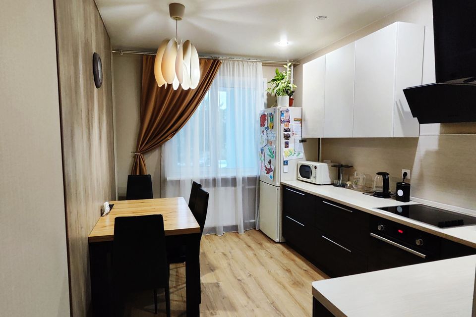 Продаётся 2-комнатная квартира, 61.5 м²