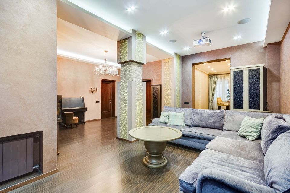 Продаётся 4-комнатная квартира, 158 м²