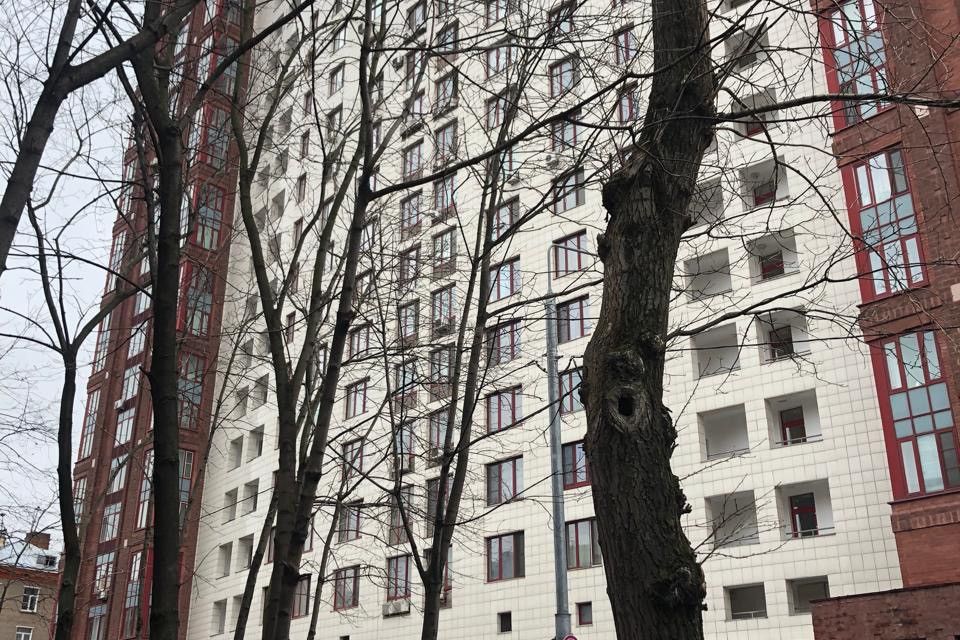 Продаётся 3-комнатная квартира, 107 м²