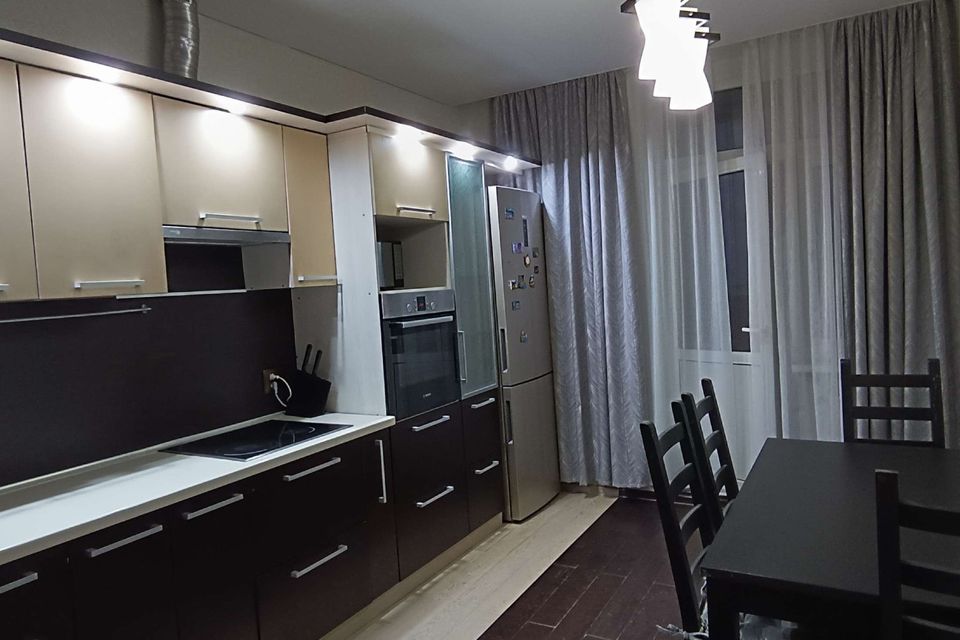 Продаётся 2-комнатная квартира, 65 м²