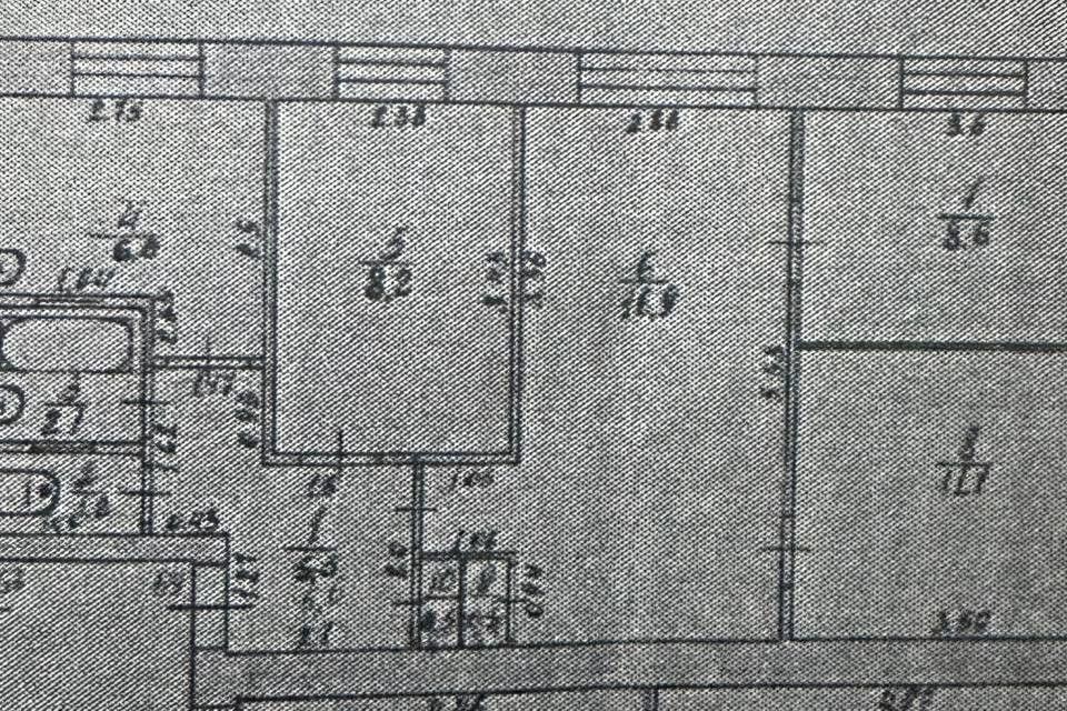 Продаётся 4-комнатная квартира, 60.5 м²