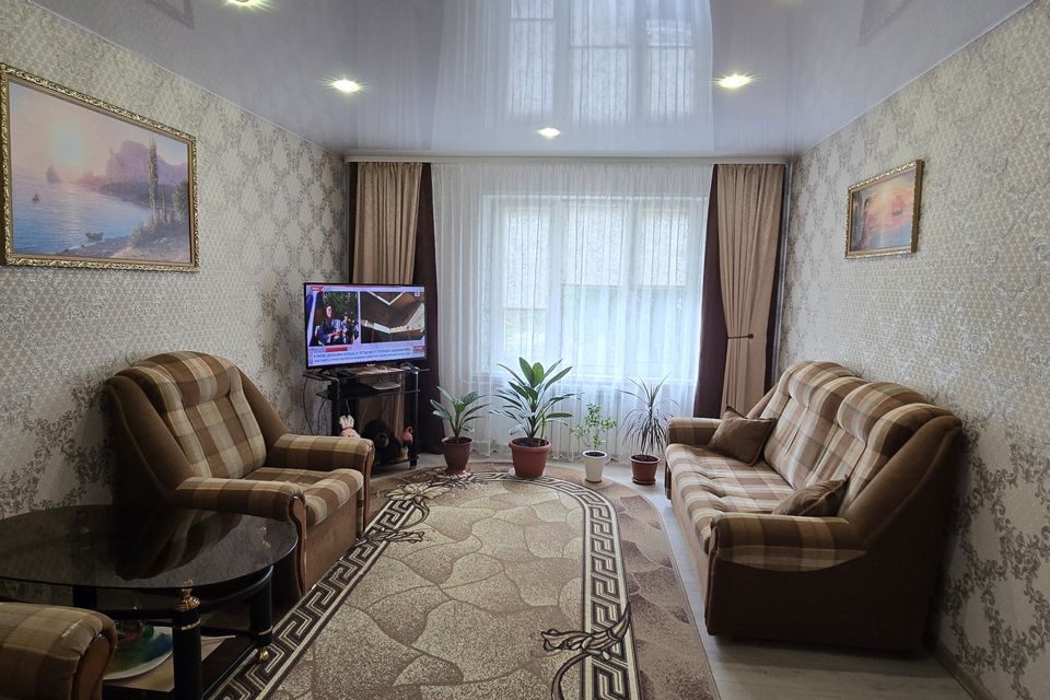 Продаётся 4-комнатная квартира, 72.5 м²