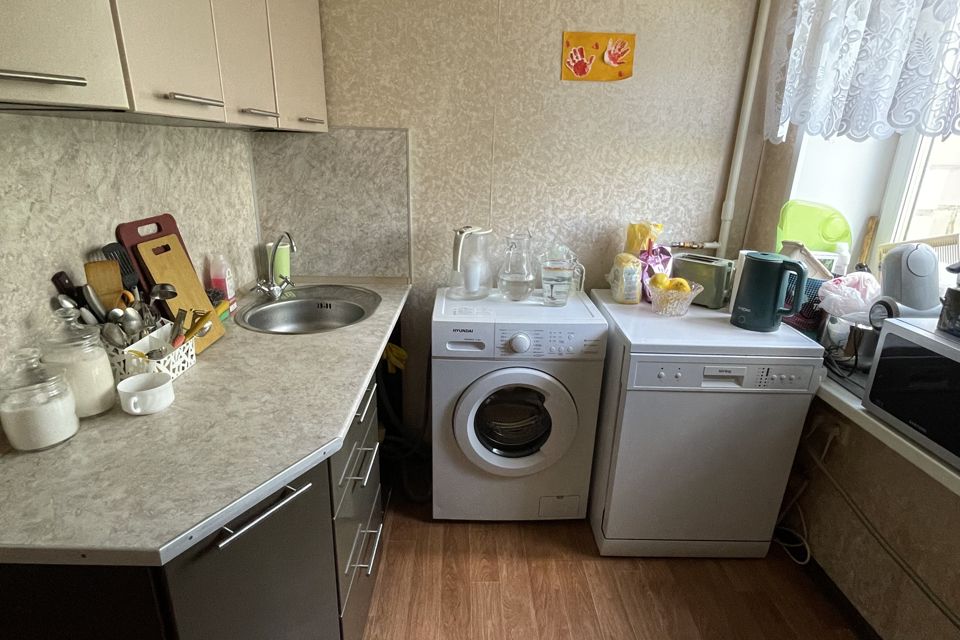 Продаётся 3-комнатная квартира, 57.4 м²