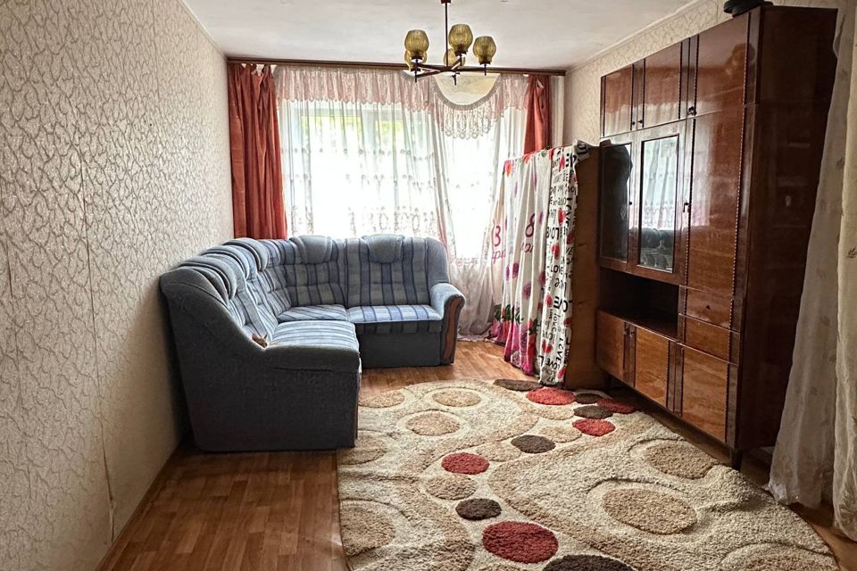 Продаётся 3-комнатная квартира, 691 м²