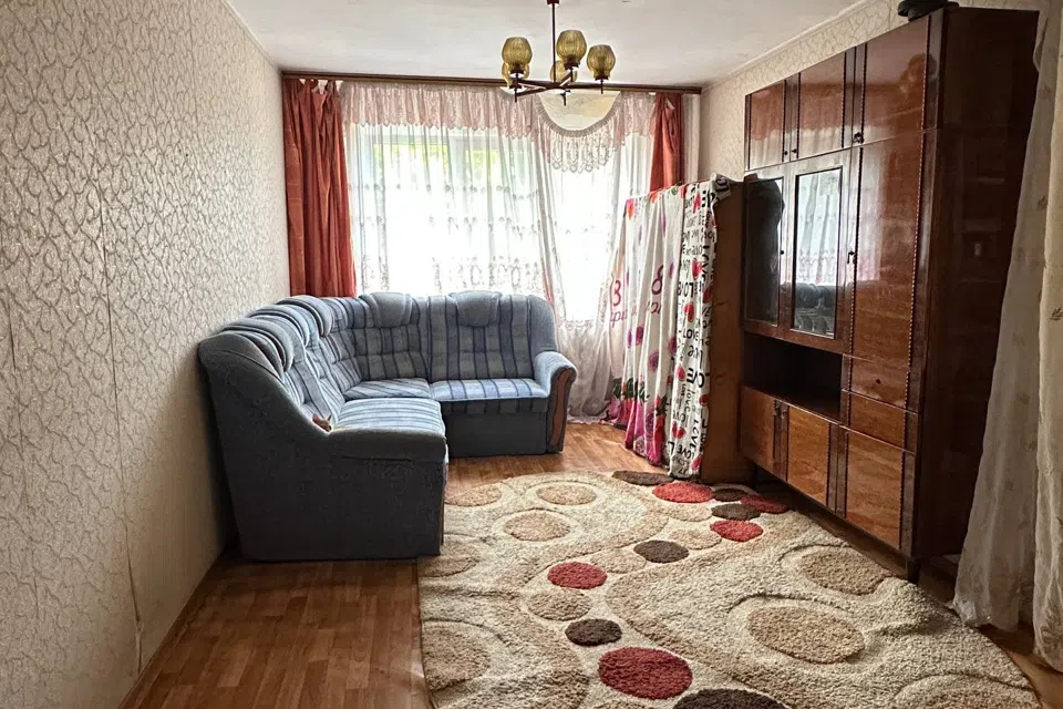 Продаётся 3-комнатная квартира, 691 м²