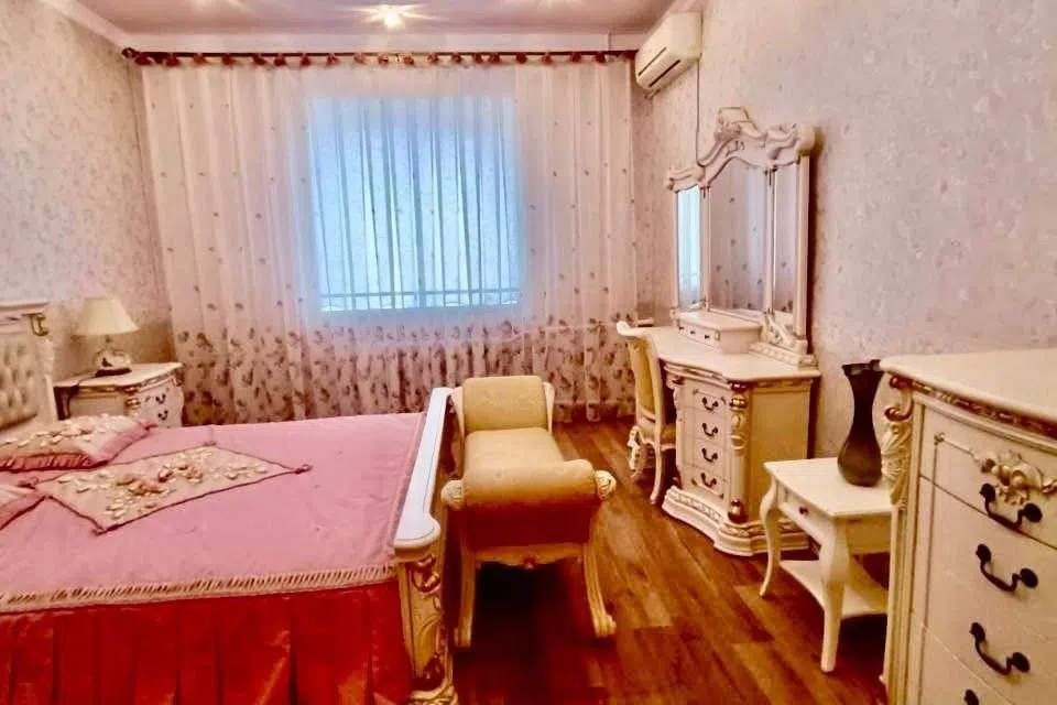 Продаётся 3-этажный дом, 281 м²