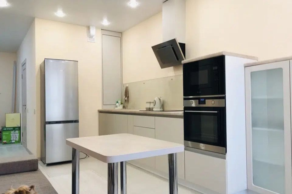 Сдаётся 1-комнатная квартира, 42 м²