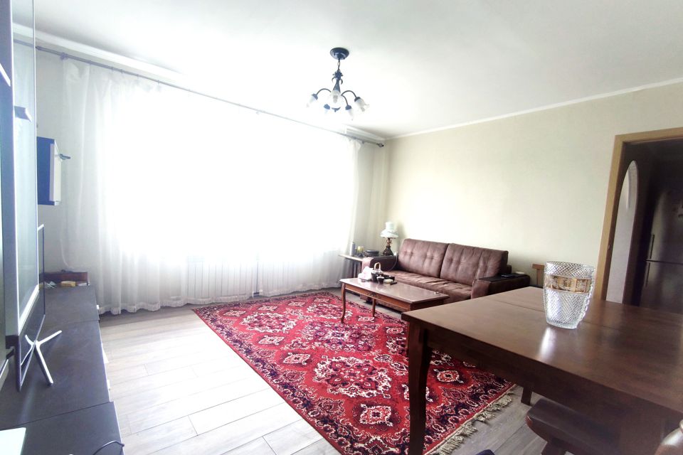Продаётся 4-комнатная квартира, 75 м²