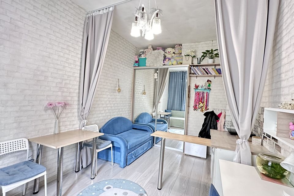 Продаётся комната в 5-комн. квартире, 13.5 м²