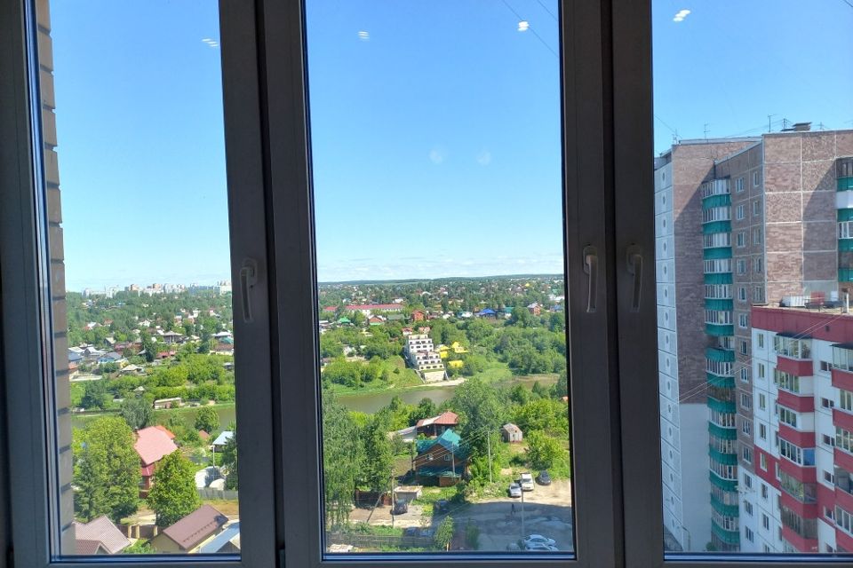 Сдаётся 2-комнатная квартира, 65 м²