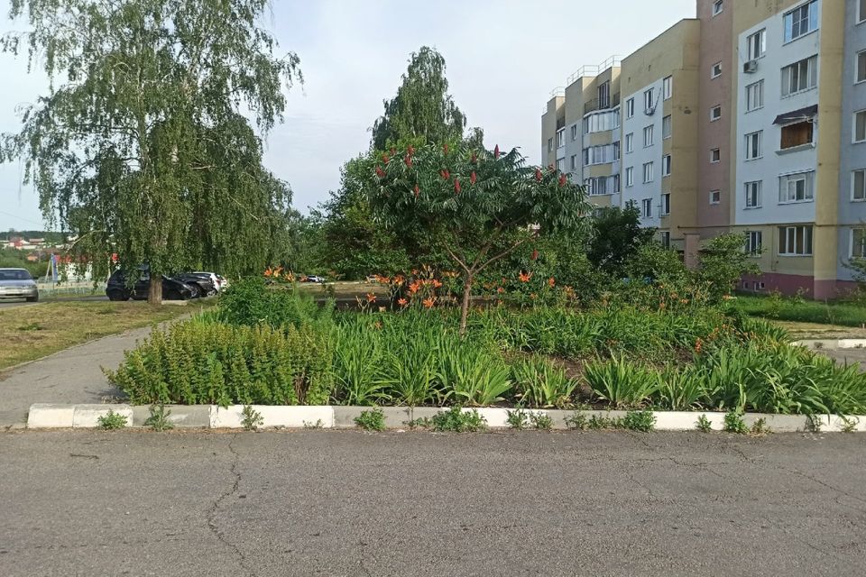Продаётся 3-комнатная квартира, 145.5 м²