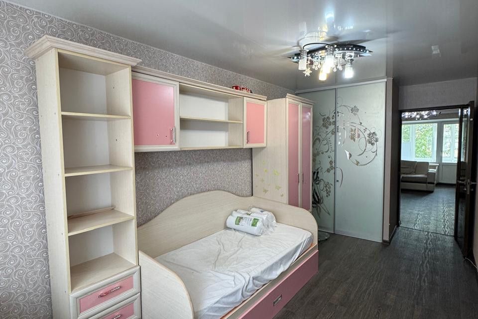 Продаётся 3-комнатная квартира, 57.8 м²