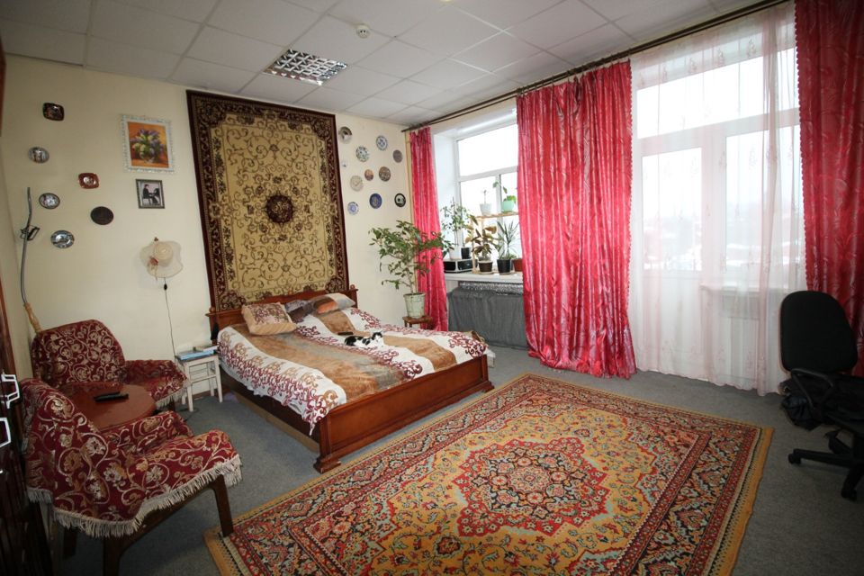 Продаётся 3-комнатная квартира, 102 м²