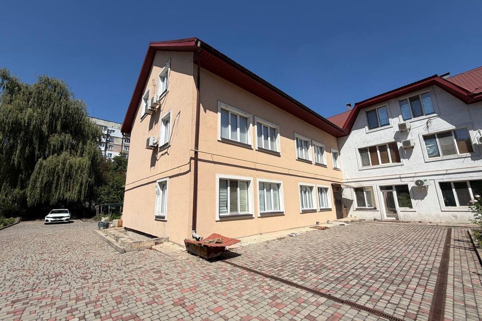 Продаётся 5-комнатная квартира, 320 м²