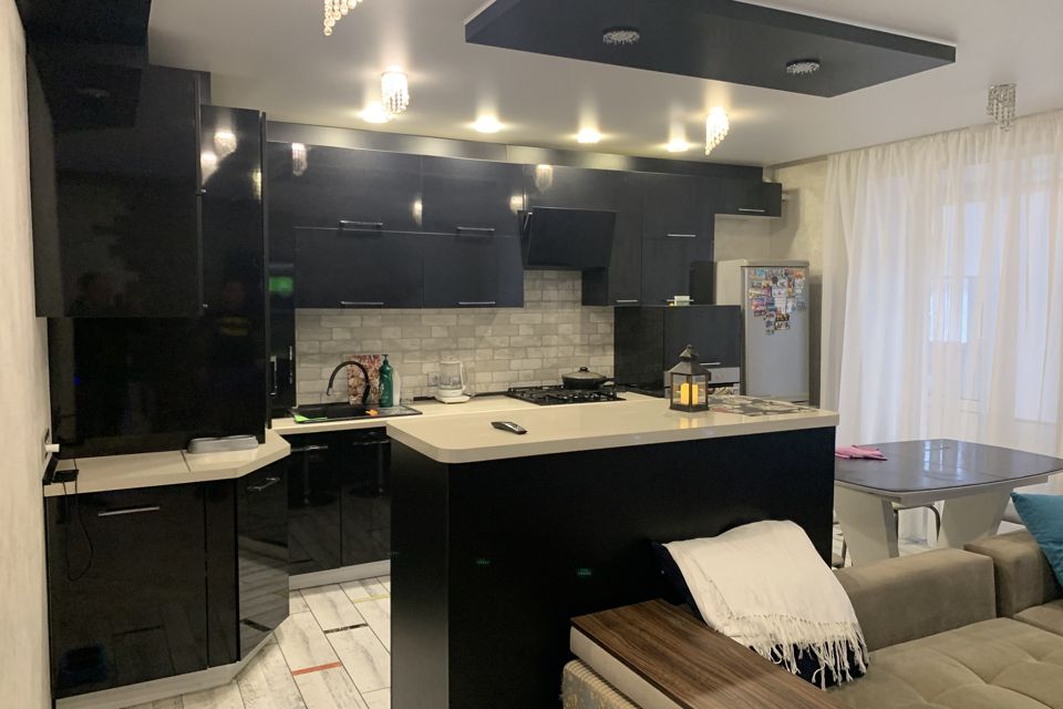 Продаётся 3-комнатная квартира, 102.4 м²