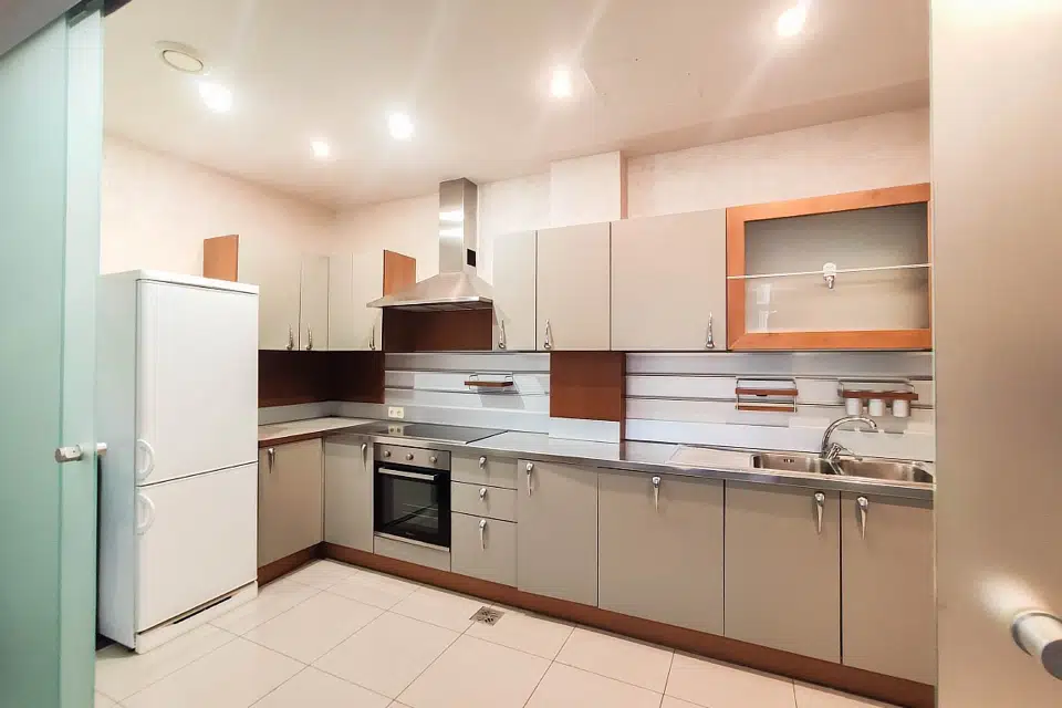 Продаётся 5-комнатная квартира, 167.9 м²
