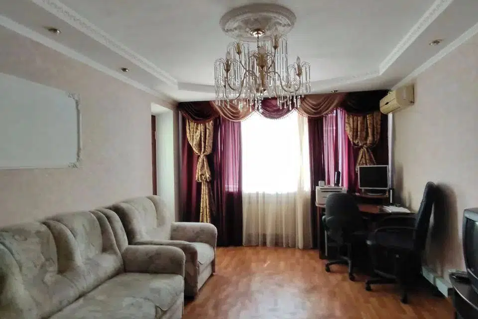Продаётся 3-комнатная квартира, 70 м²