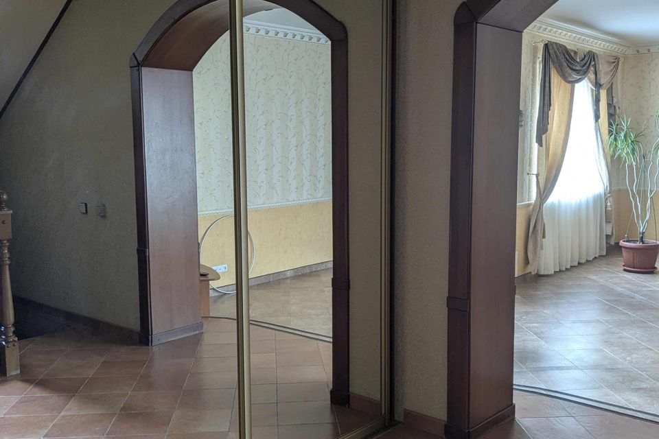 Продаётся 2-этажный дом, 270 м²